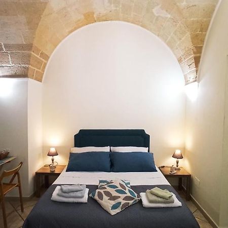 Palazzo Saraceno Apartment-Taras ตารันโต ภายนอก รูปภาพ
