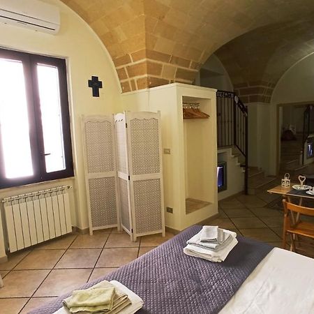 Palazzo Saraceno Apartment-Taras ตารันโต ภายนอก รูปภาพ