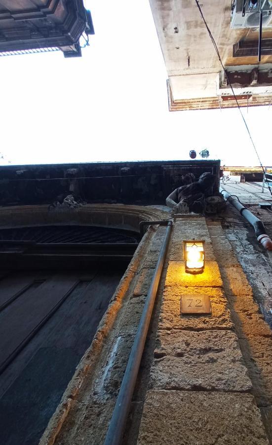 Palazzo Saraceno Apartment-Taras ตารันโต ภายนอก รูปภาพ