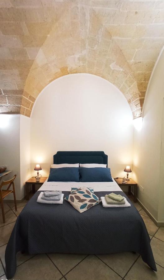 Palazzo Saraceno Apartment-Taras ตารันโต ภายนอก รูปภาพ