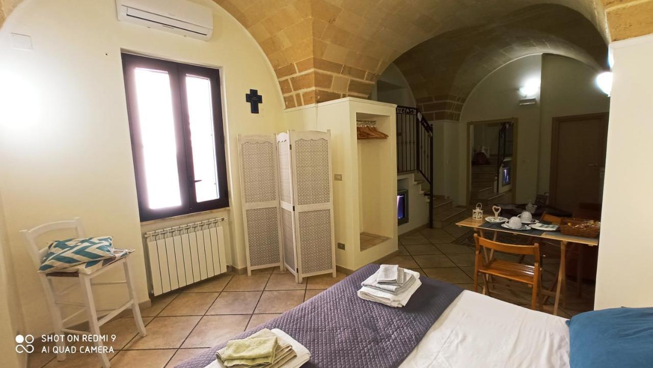 Palazzo Saraceno Apartment-Taras ตารันโต ภายนอก รูปภาพ