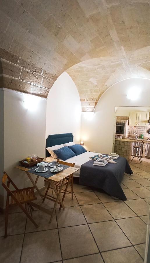 Palazzo Saraceno Apartment-Taras ตารันโต ภายนอก รูปภาพ