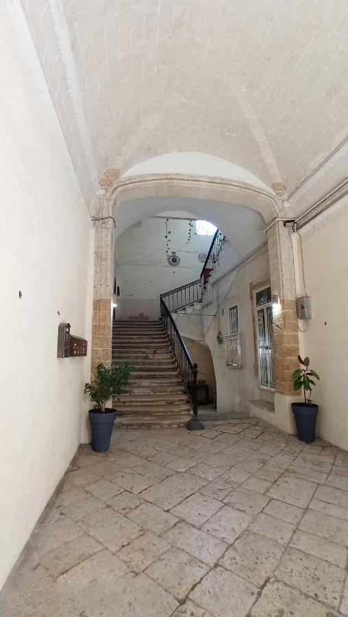 Palazzo Saraceno Apartment-Taras ตารันโต ภายนอก รูปภาพ